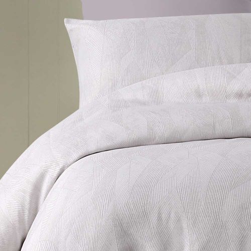 Java Silver Jacquard Quilt Cover Set Queen by Accessorize