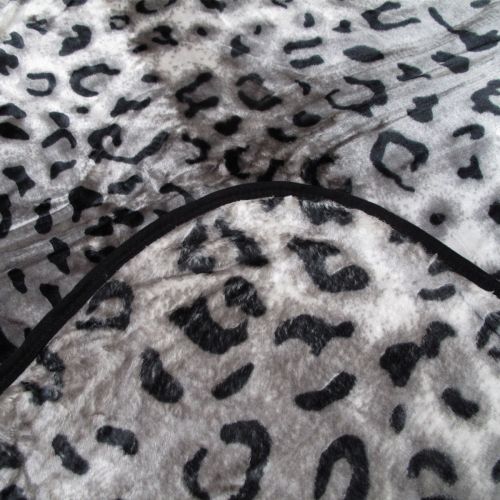 450gsm Soft Animal Skin Pattern Faux Mink Blanket Queen 200x240 cm