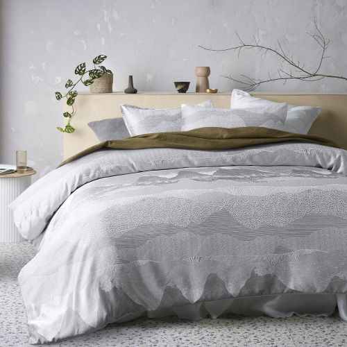 Bulla Silver Jacquard Quilt Cover Set by Accessorize
