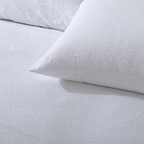 Elma White Jacquard Quilt Cover Set by Accessorize