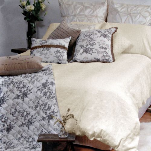 Tarlo Cream Quilt Cover Set by Canterbury