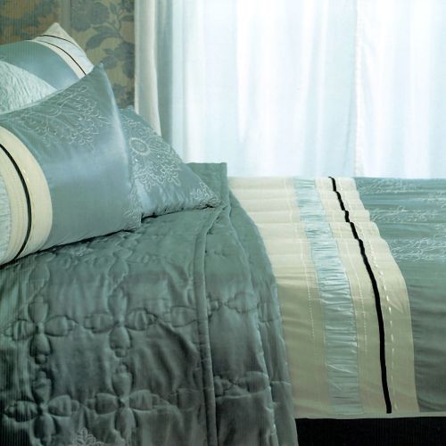 250TC Lara Blue Quilt Cover Set Queen by Canterbury