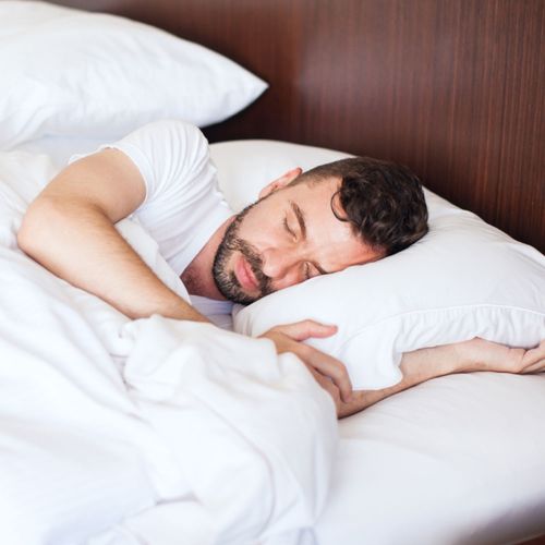 Floating clearance comfort pillow