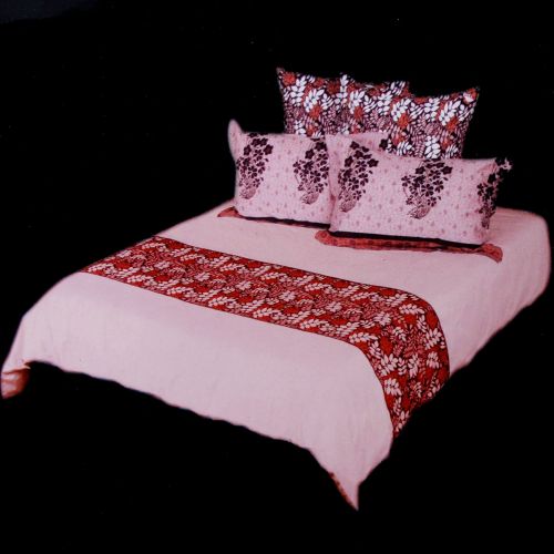 Petunia Quilt Cover Set by Chameleon Bedwear
