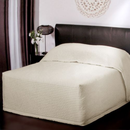 Plaza Ivory Quilted Bedspread with Reverse Sham by Platinum Collection