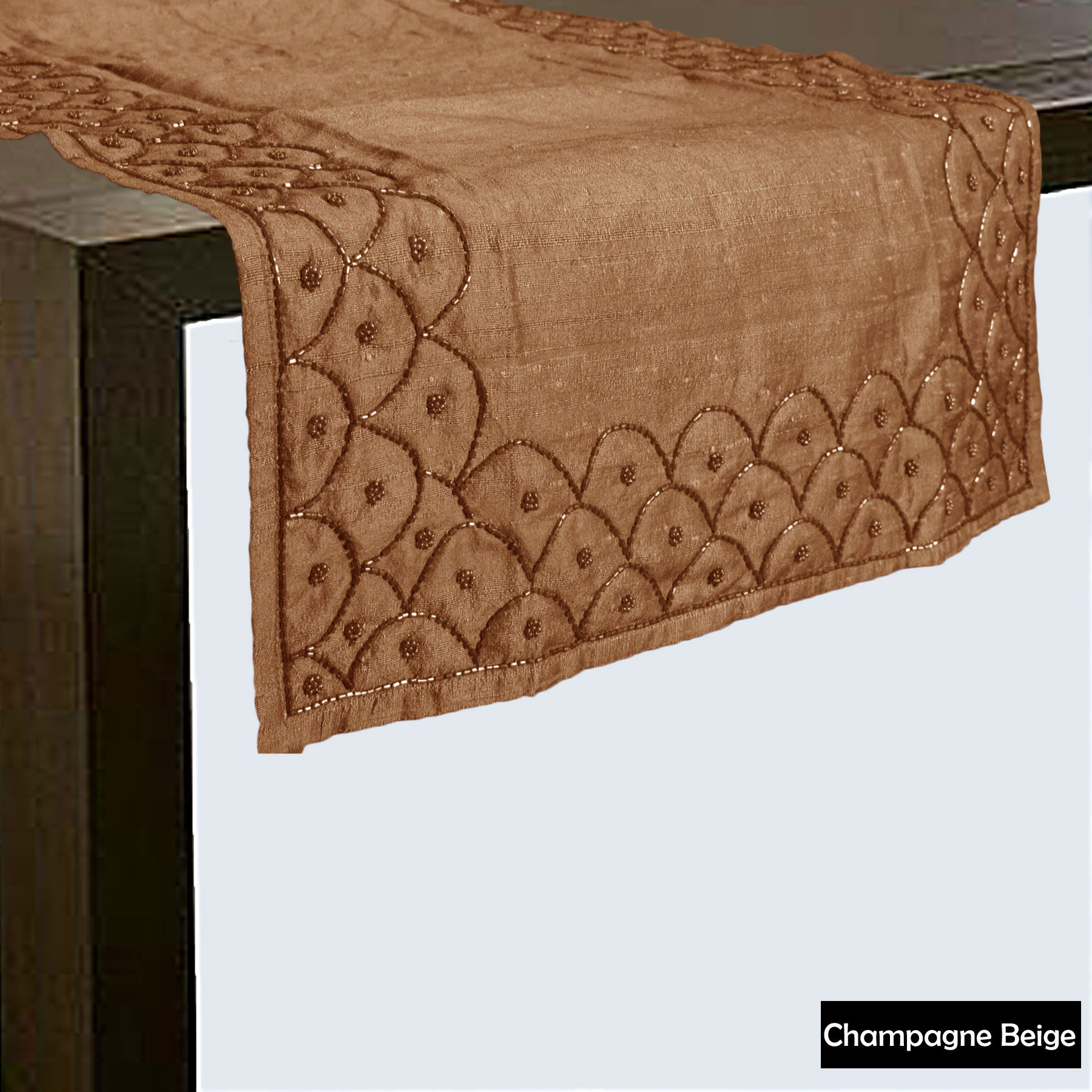 Hand Crafted Silk Blend Beaded Table Runner - Foto 4 di 8