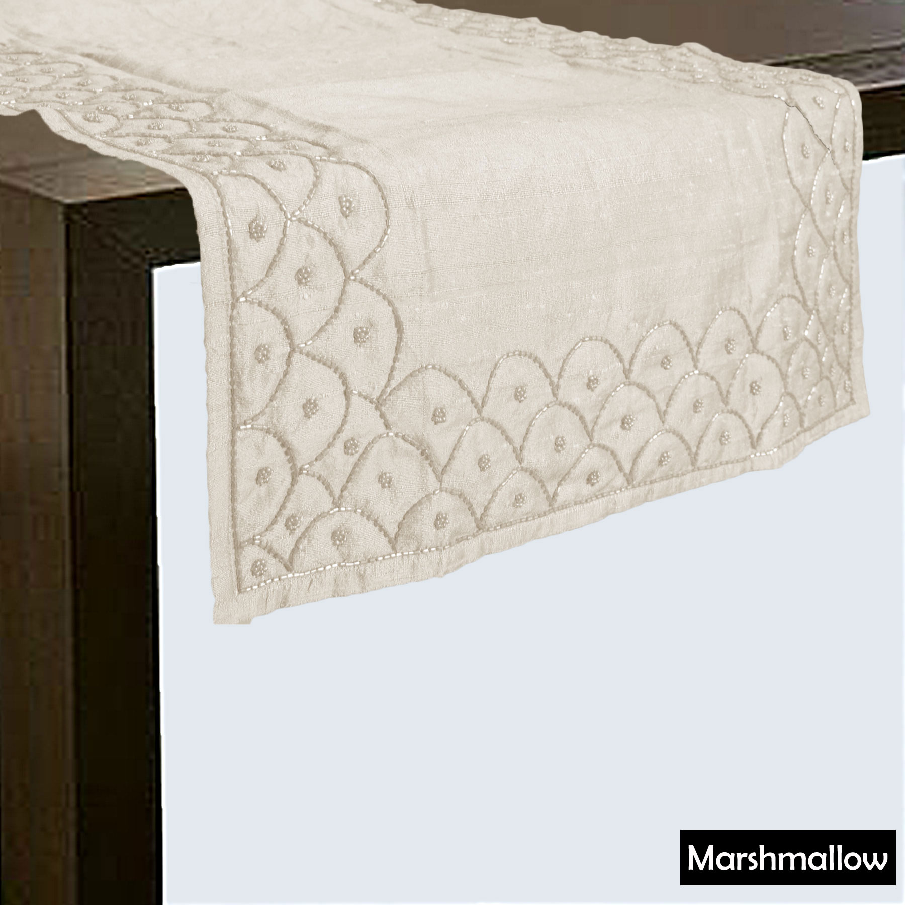 Hand Crafted Silk Blend Beaded Table Runner - Foto 2 di 8