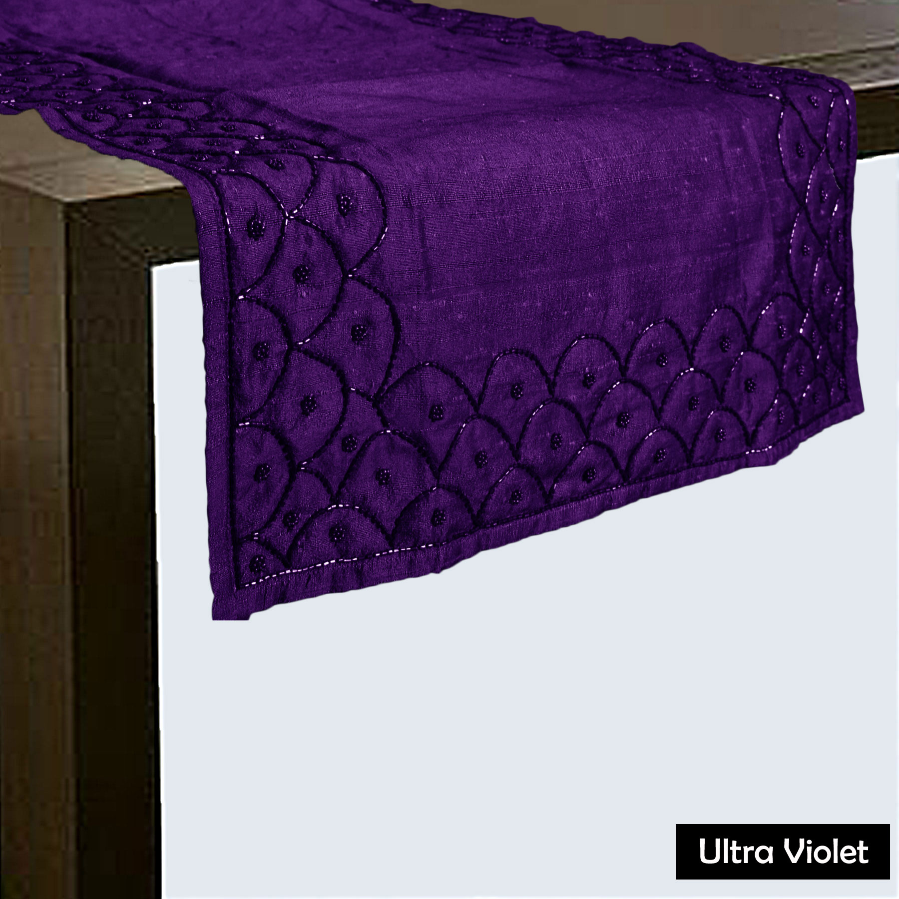 Hand Crafted Silk Blend Beaded Table Runner - Foto 8 di 8